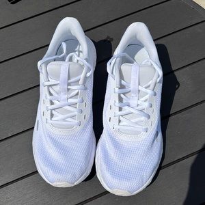 Nike Revolution 5, Triple White, size: 10